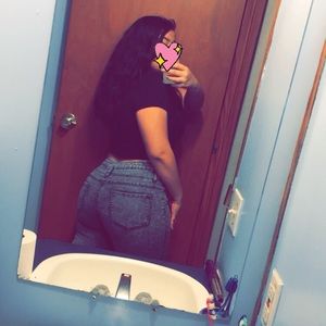 Meet your Posher, Abi